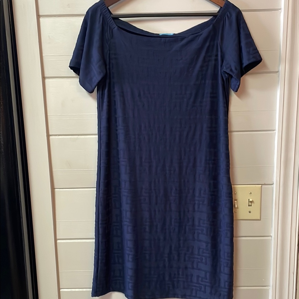 J. McLaughlin Navy Blue Off the Shoulder Geometric
Embossed Shift Dress Size S.